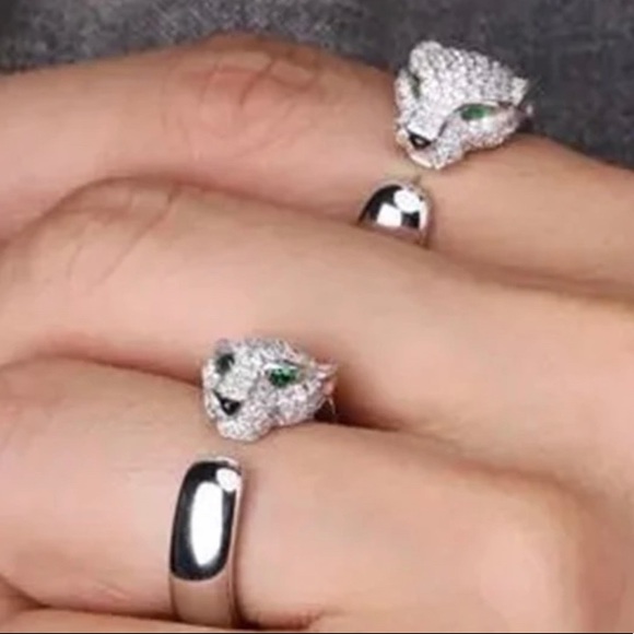 White gold Diamond Custom made from dubai! A head turner diamond ring! Best gift